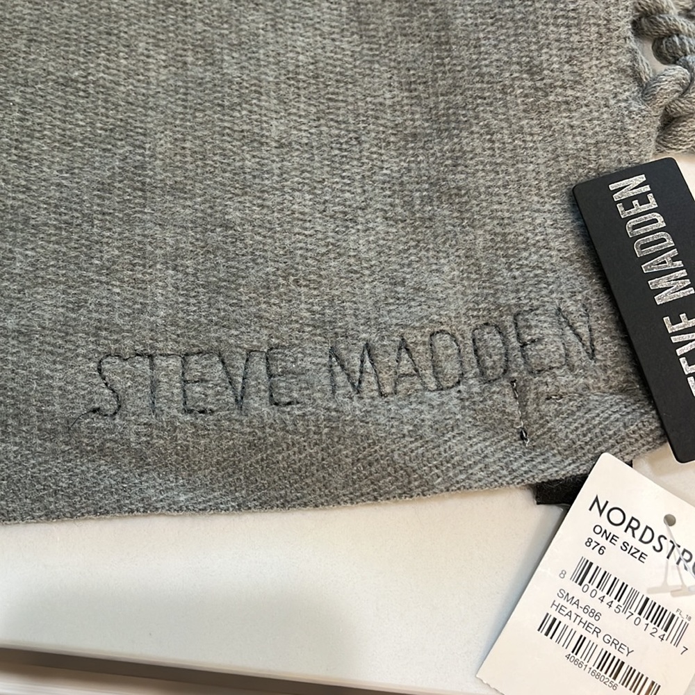 Steve Madden Wrap/Scarf - Picture 2 of 6